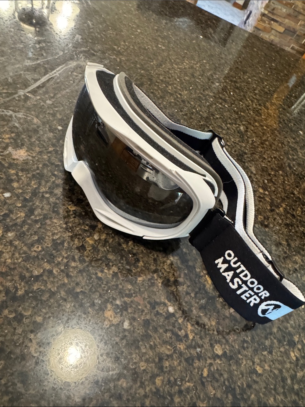 Outdoor Master White VR/AR Protective Goggles with Black Strap